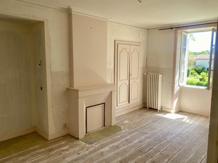 Image No.13-4 Bed Property for sale