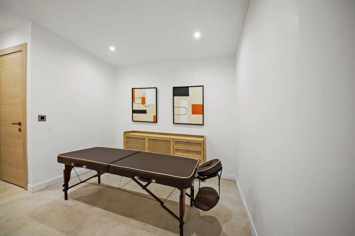 Image No.10-4 Bed House for sale