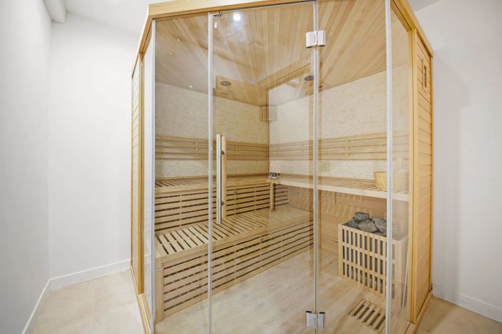 Image No.16-4 Bed House for sale