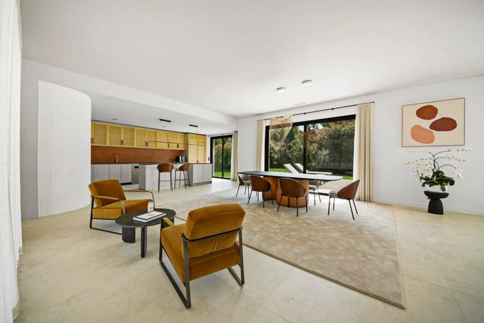 Image No.5-4 Bed House for sale