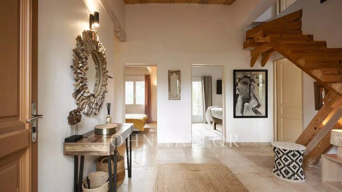 Image No.11-8 Bed House for sale