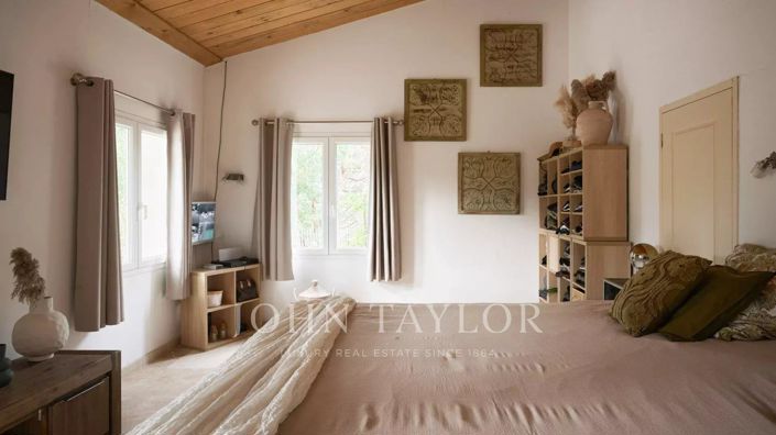 Image No.12-8 Bed House for sale