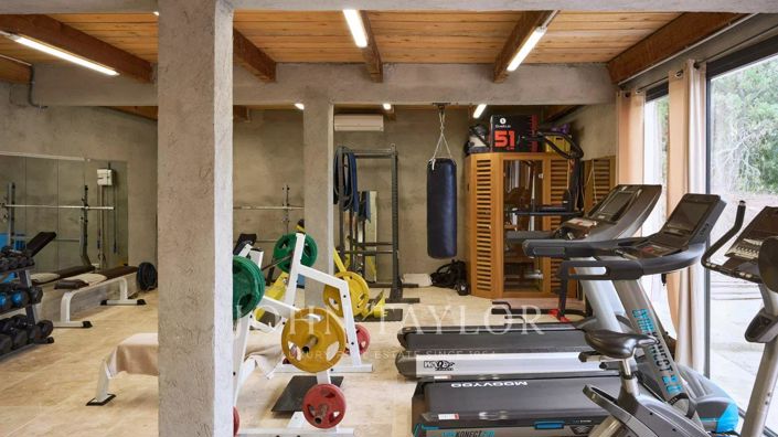 Image No.19-8 Bed House for sale