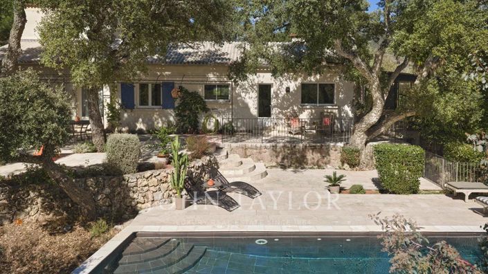 Image No.2-8 Bed House for sale