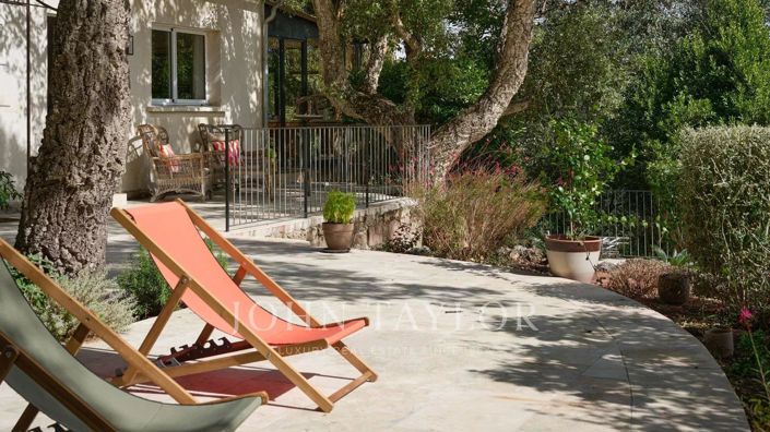 Image No.4-8 Bed House for sale