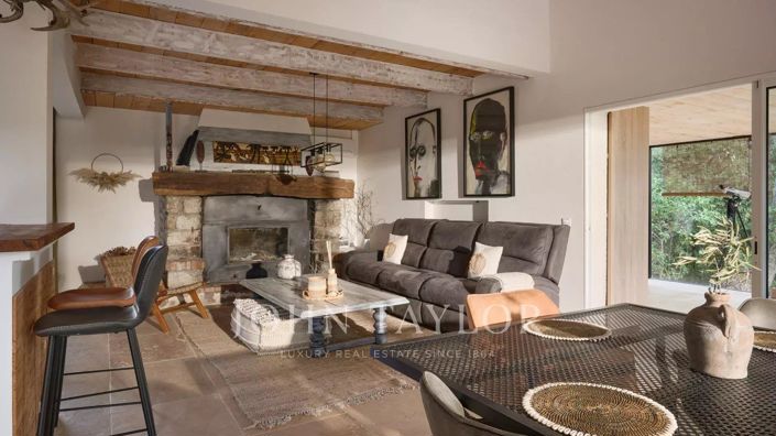 Image No.8-8 Bed House for sale