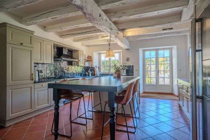 Image No.19-10 Bed House for sale