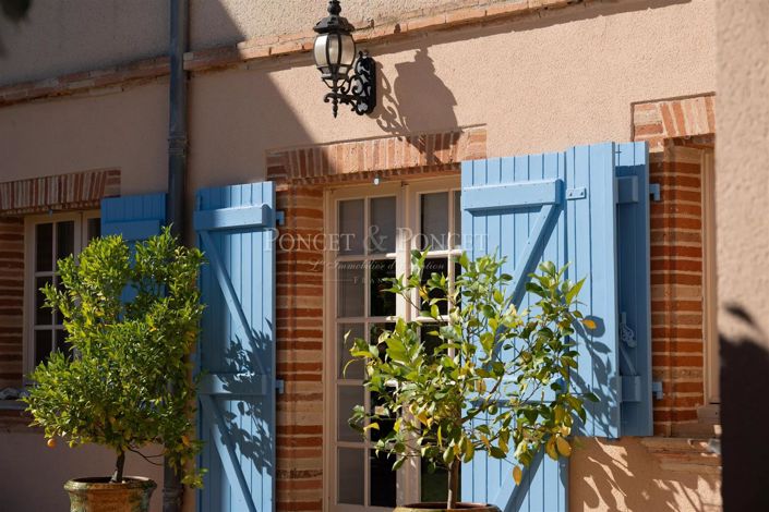 Image No.20-10 Bed House for sale