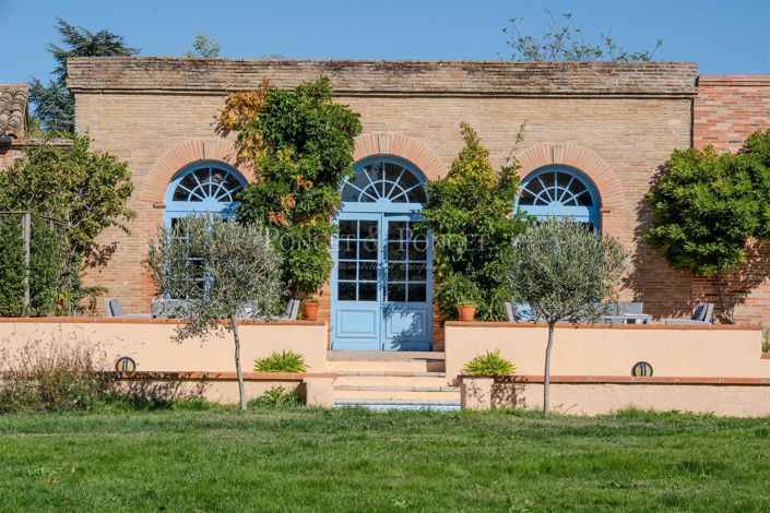 Image No.22-10 Bed House for sale