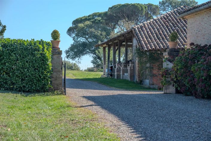 Image No.24-10 Bed House for sale