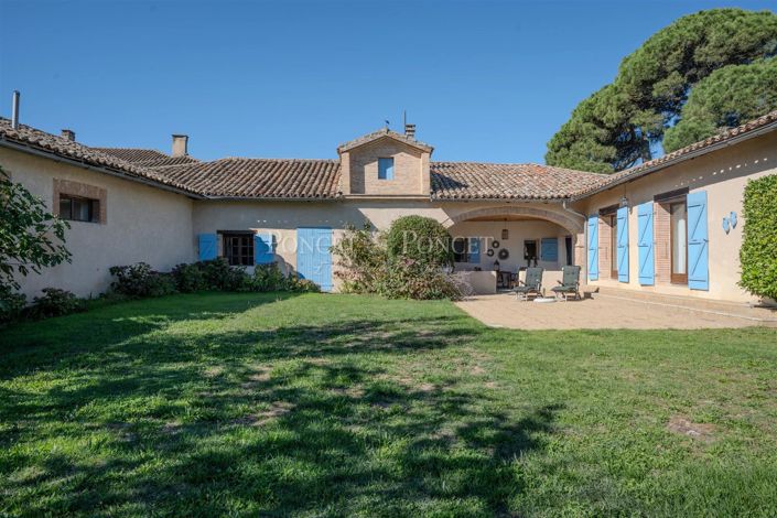 Image No.26-10 Bed House for sale