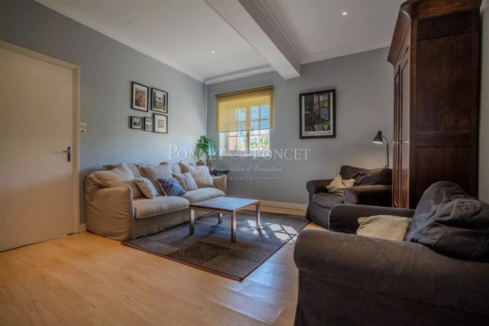 Image No.27-10 Bed House for sale