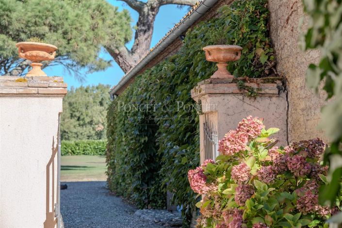 Image No.28-10 Bed House for sale