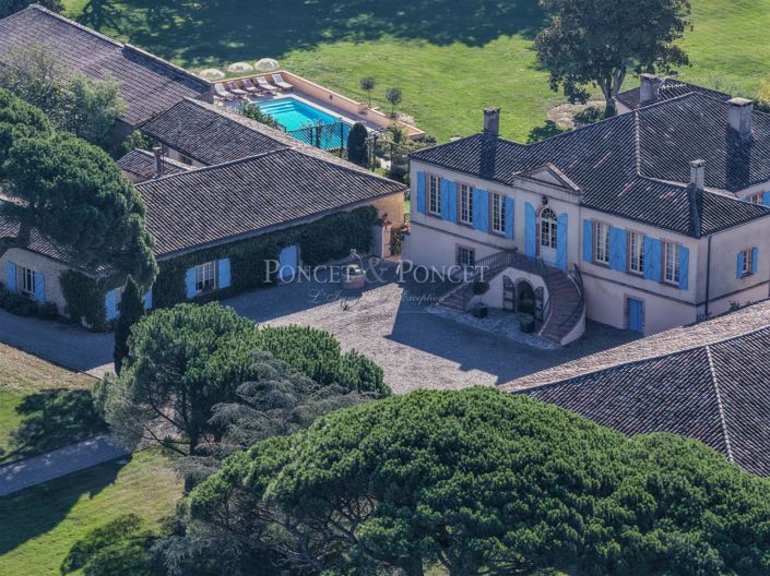 Image No.32-10 Bed House for sale