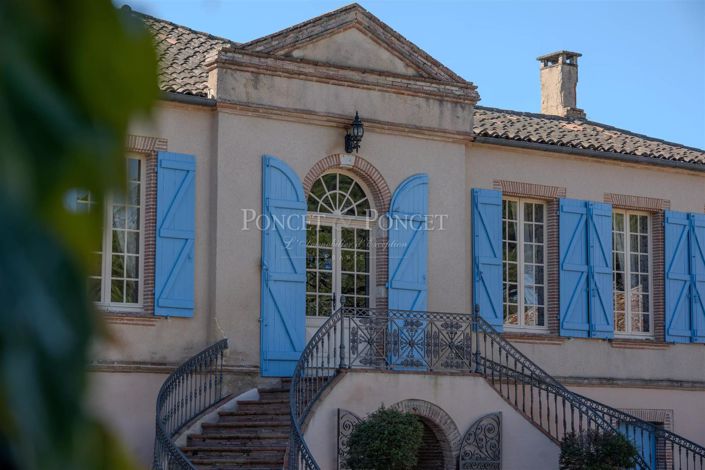 Image No.5-10 Bed House for sale