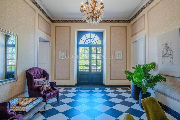 Image No.6-10 Bed House for sale