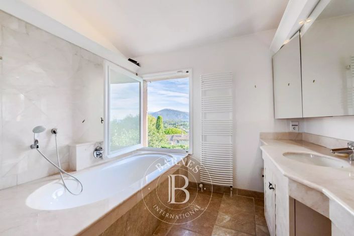 Image No.12-3 Bed House for sale