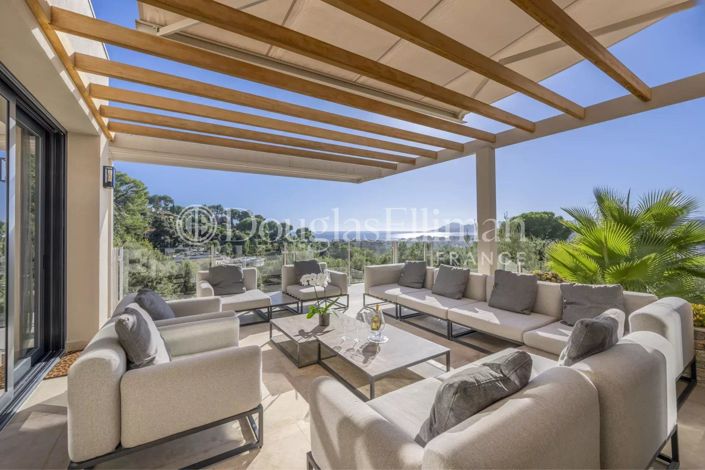 Image No.3-5 Bed House for sale