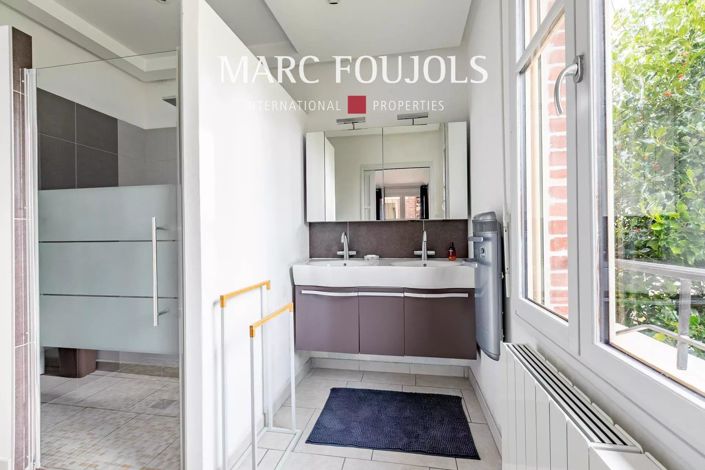 Image No.16-5 Bed House for sale