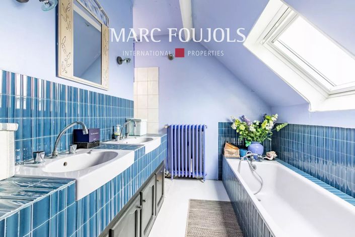 Image No.18-5 Bed House for sale