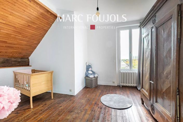 Image No.19-5 Bed House for sale