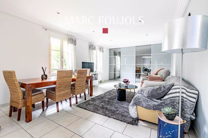 Image No.8-5 Bed House for sale