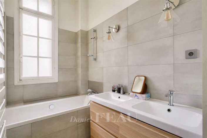 Image No.12-3 Bed Apartment for sale