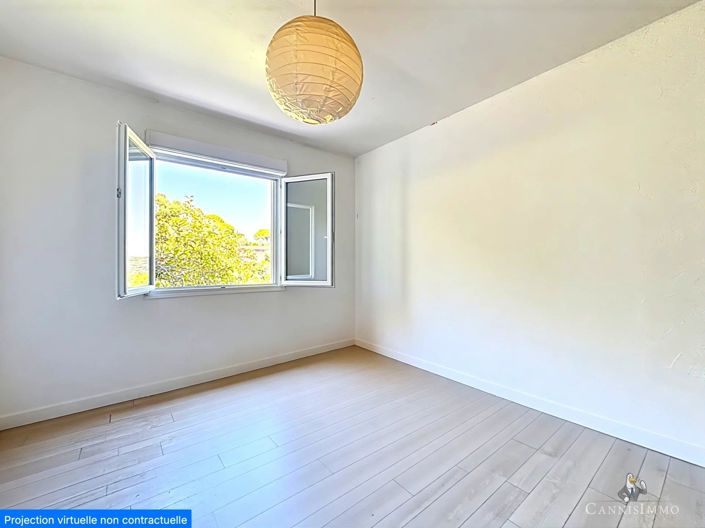 Image No.12-4 Bed House for sale