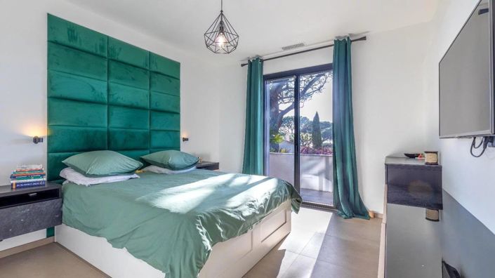 Image No.13-4 Bed House for sale