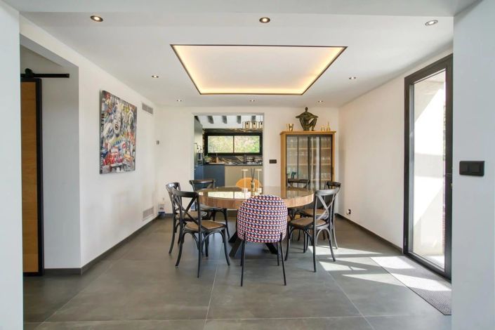 Image No.6-4 Bed House for sale