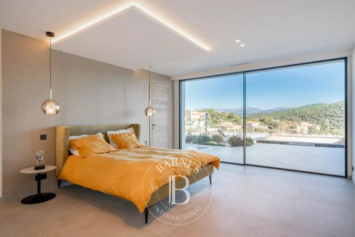 Image No.11-4 Bed House for sale