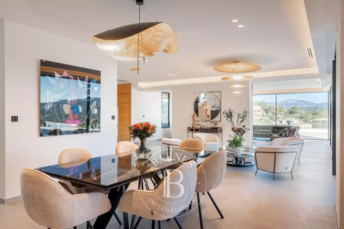 Image No.4-4 Bed House for sale