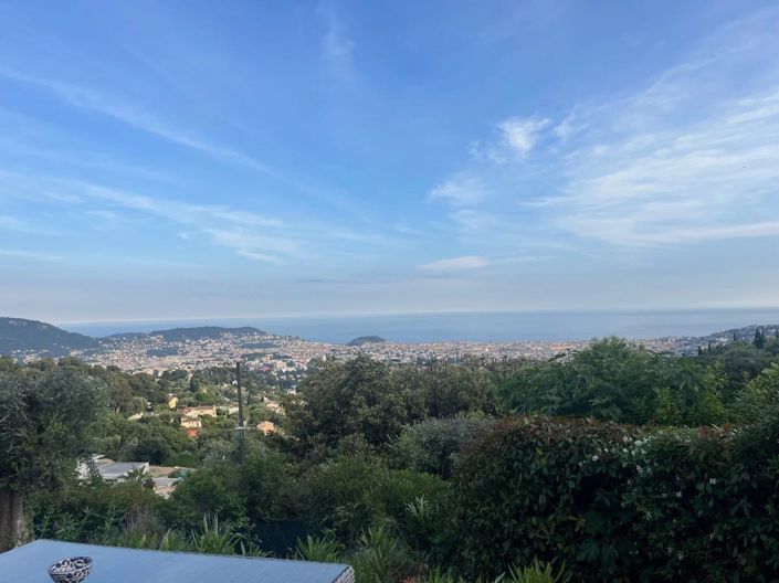 Image No.11-3 Bed House for sale