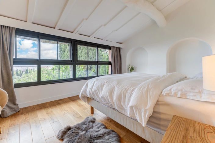 Image No.19-3 Bed House for sale