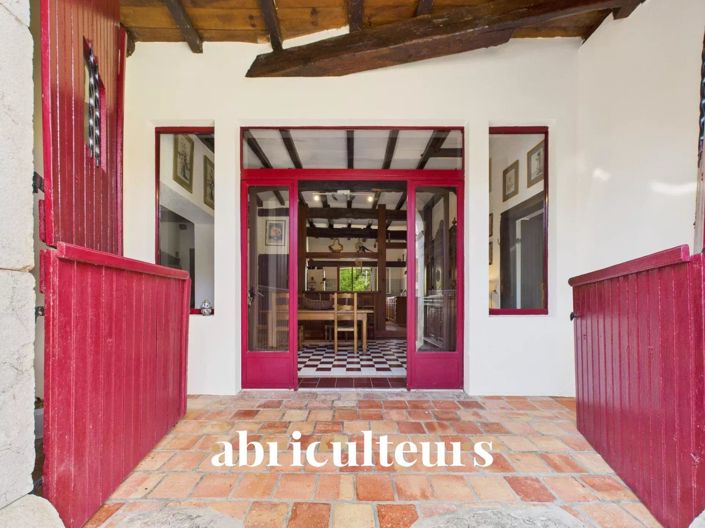 Image No.5-6 Bed House for sale