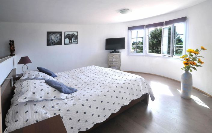 Image No.13-4 Bed House for sale