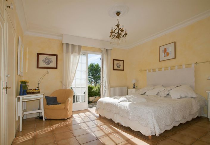 Image No.14-4 Bed House for sale