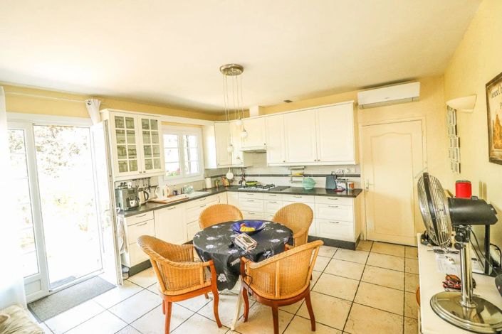 Image No.19-4 Bed House for sale