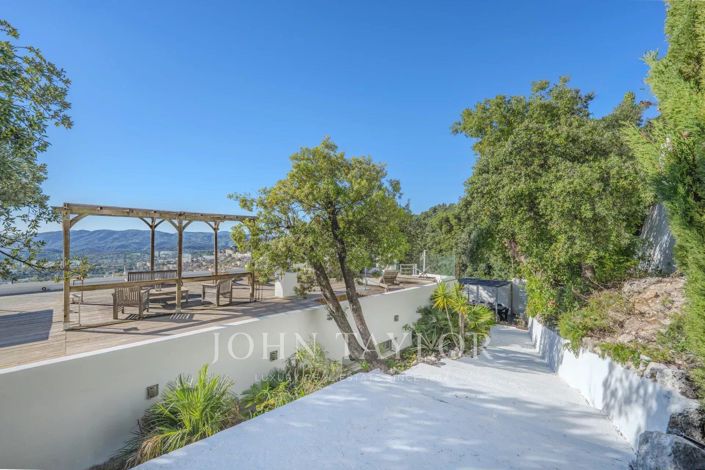 Image No.27-4 Bed House for sale