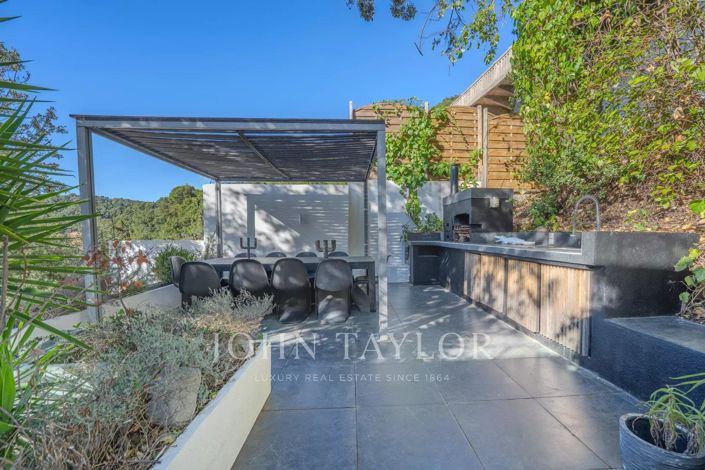 Image No.30-4 Bed House for sale