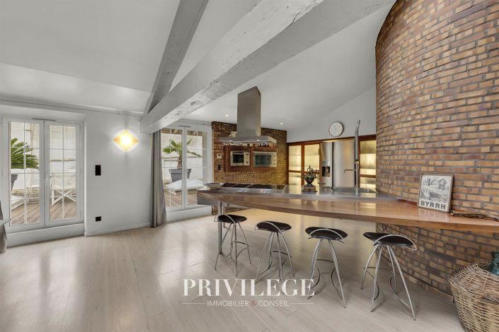 Image No.10-3 Bed Apartment for sale