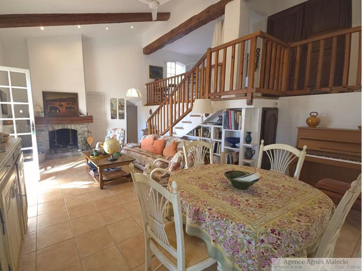 Image No.9-5 Bed House for sale