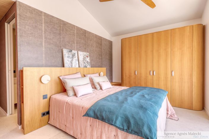 Image No.18-3 Bed Apartment for sale