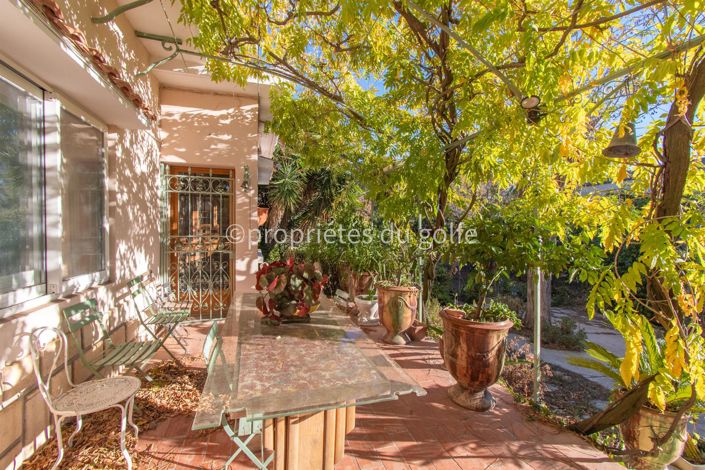 Image No.1-4 Bed House for sale