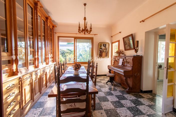 Image No.6-4 Bed House for sale