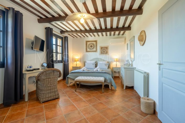 Image No.15-6 Bed House for sale