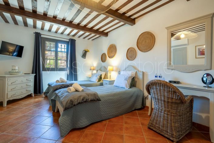 Image No.18-6 Bed House for sale