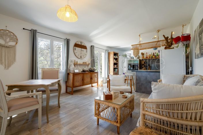 Image No.20-6 Bed House for sale