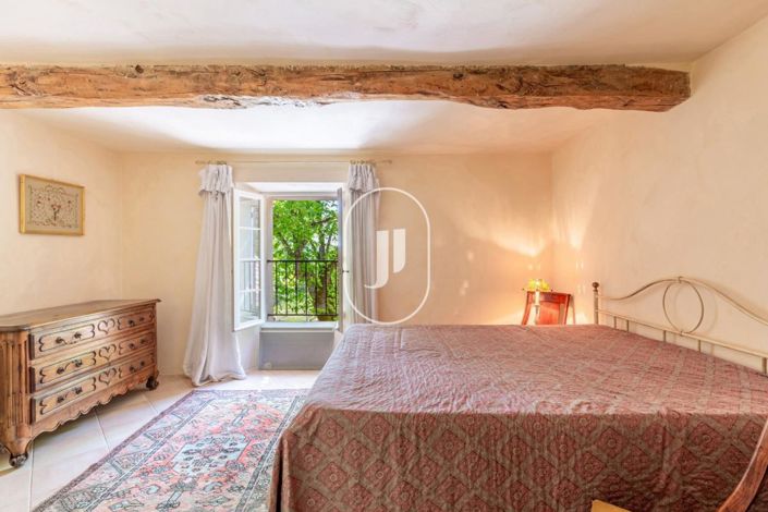 Image No.6-5 Bed House for sale