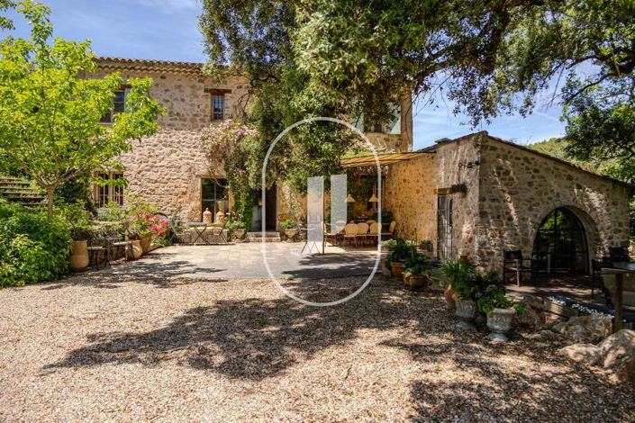 Image No.1-5 Bed Property for sale